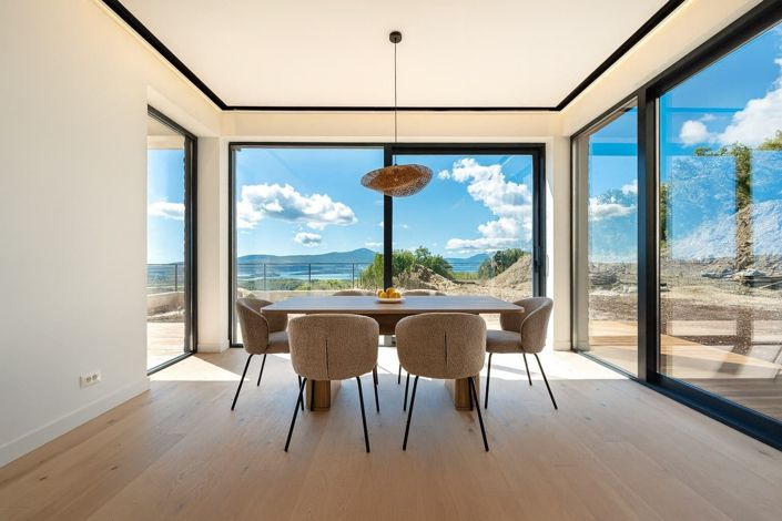 Image No.3-4 Bed House for sale