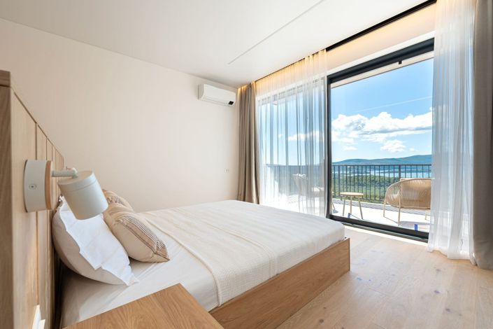 Image No.7-4 Bed House for sale