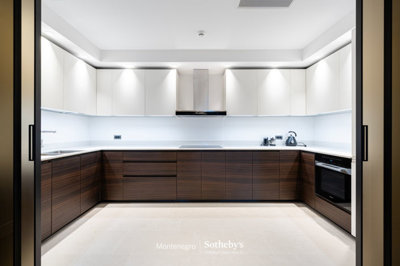 luxury-2-bed-apartment-in-tivat-9