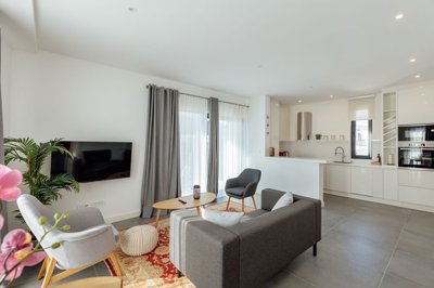 7-luxury-one-bedroom-apartment-with-a-garage