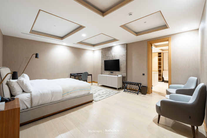 Image No.11-5 Bed Apartment for sale