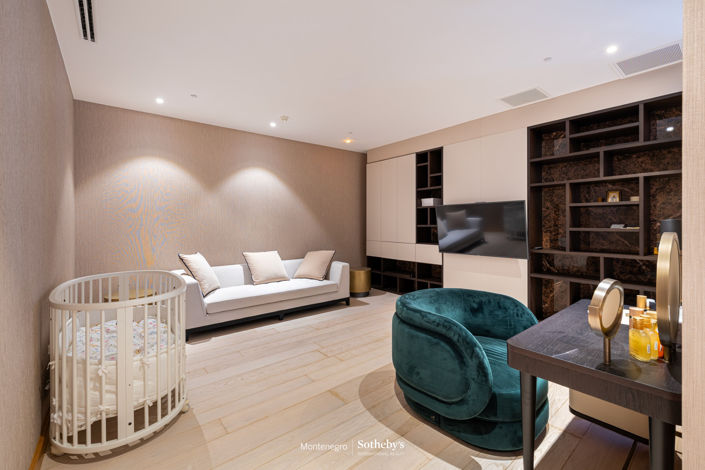 Image No.21-5 Bed Apartment for sale