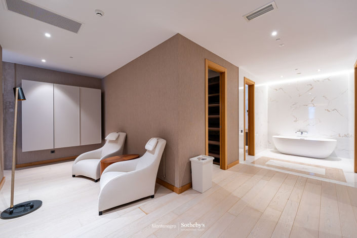 Image No.23-5 Bed Apartment for sale