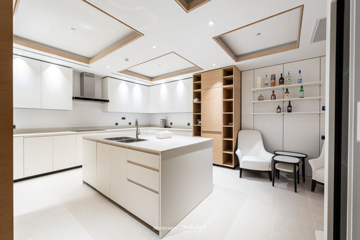 Image No.9-5 Bed Apartment for sale