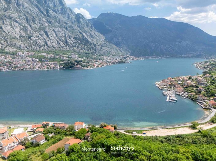 Image No.16-Villa de 4 chambres à vendre à Prcanj