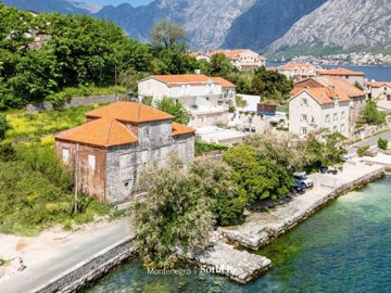 2-waterfront-old-stone-house-prcanj