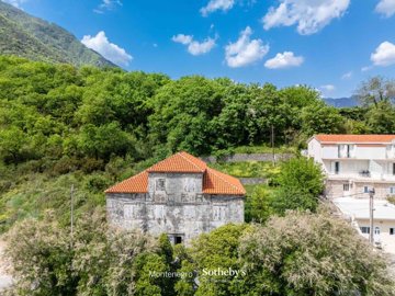 4-waterfront-old-stone-house-prcanj