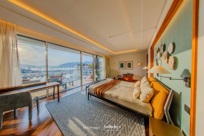 Image No.12-7 Bed Apartment for sale