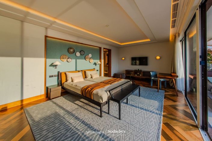 Image No.13-7 Bed Apartment for sale