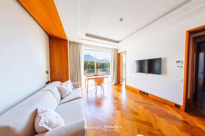 Image No.21-7 Bed Apartment for sale