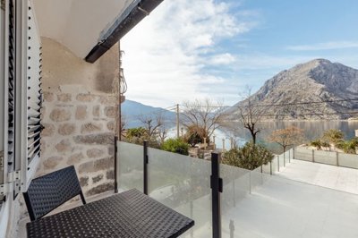 12-kotor-ljuta-stone-villa-on-the-first-line-