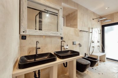 10-kotor-ljuta-stone-villa-on-the-first-line-
