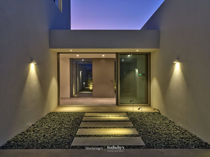 Image No.23-8 Bed Villa for sale
