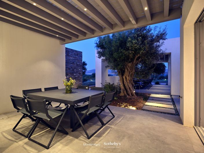 Image No.27-8 Bed Villa for sale