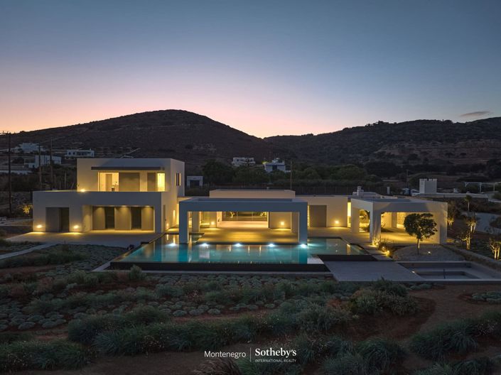 Image No.4-8 Bed Villa for sale
