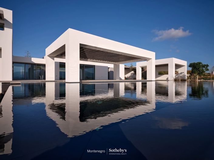 Image No.6-8 Bed Villa for sale