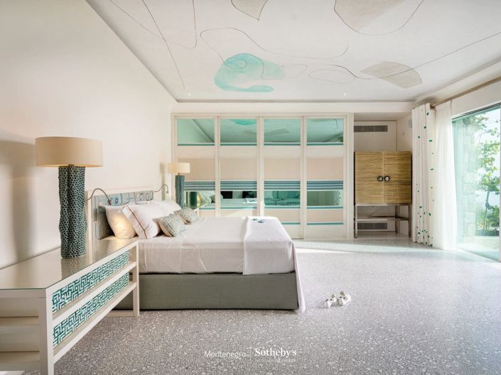 Image No.19-6 Bed Villa for sale