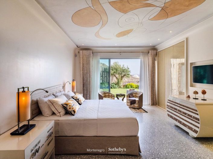 Image No.20-6 Bed Villa for sale