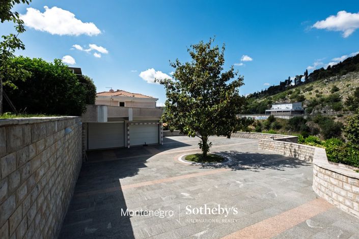 Image No.28-5 Bed Land for sale