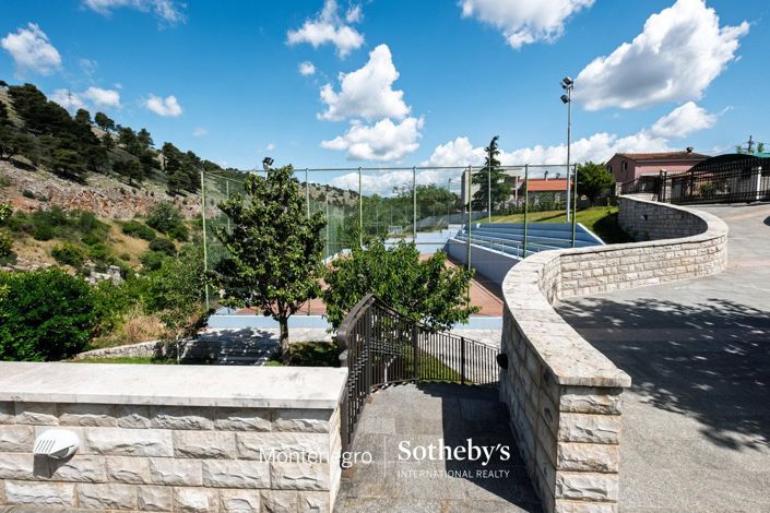 Image No.29-5 Bed Land for sale