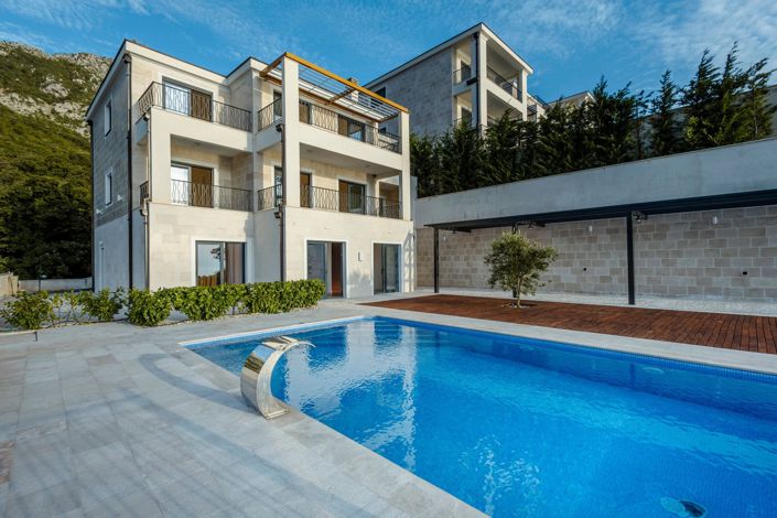 Image No.2-4 Bed Villa for sale