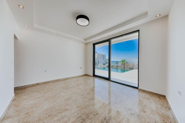 Image No.7-4 Bed Villa for sale