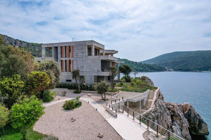 Image No.7-8 Bed Villa for sale