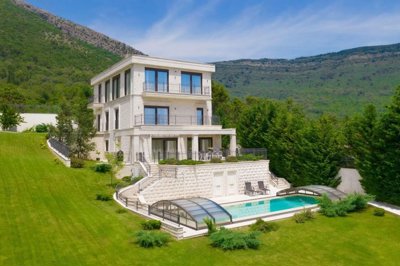 1-1unique-villa-with-pool-in-gradiosnica-tiva