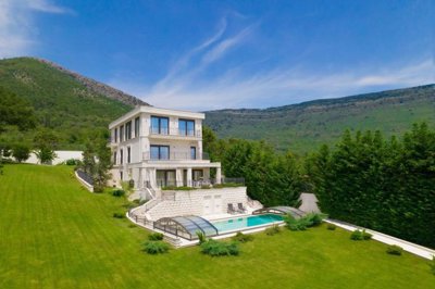 2-unique-villa-with-pool-in-gradiosnica-tivat