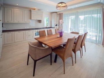 6-unique-villa-with-pool-in-gradiosnica-tivat