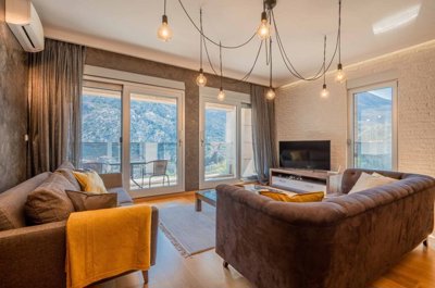3-kotor-skaljari-two-bedroom-and-one-bedroom-