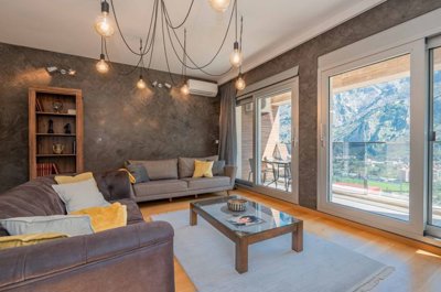 4-kotor-skaljari-two-bedroom-and-one-bedroom-