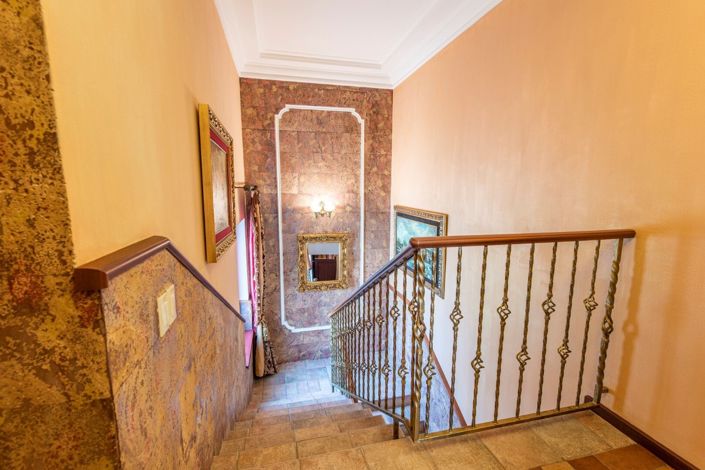 Image No.15-6 Bed Villa for sale