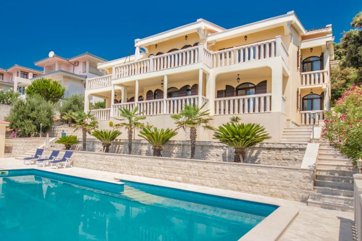 Image No.2-6 Bed Villa for sale
