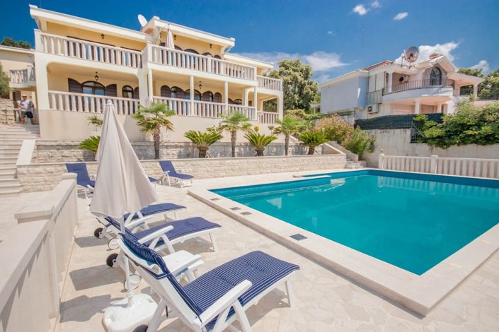 Image No.3-6 Bed Villa for sale