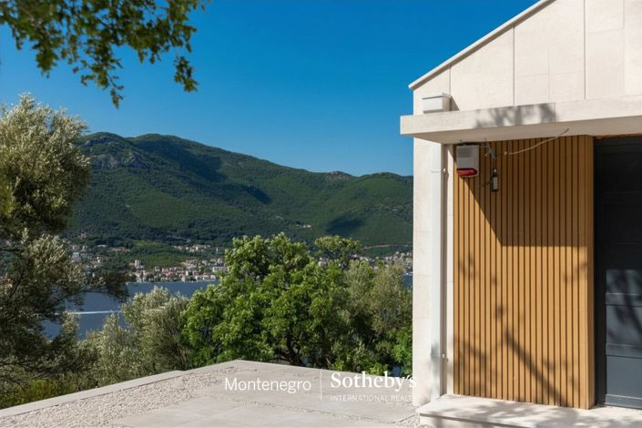 Image No.14-6 Bed Apartment for sale