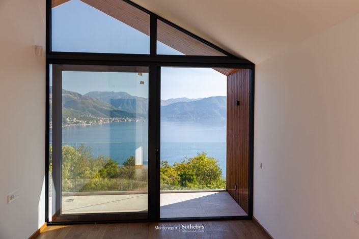 Image No.17-6 Bed Apartment for sale
