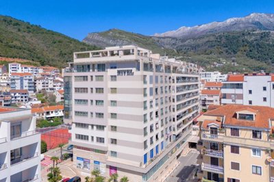 13-1-bdr-apartment-with-sea-view-and-garage-n