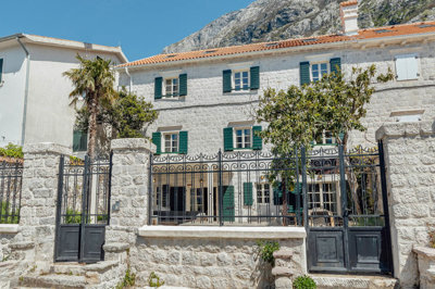 1-dobrota-stone-villa