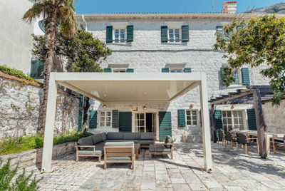 4-dobrota-stone-villa