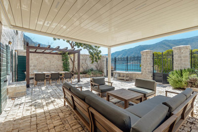 6-dobrota-stone-villa