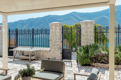 7-dobrota-stone-villa