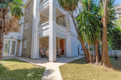 1-2bdr-apartment-near-slovenska-plaza-beach-2
