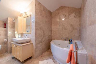 6645d32dfa782d7a427dfaed15-penthouse-with-3bd
