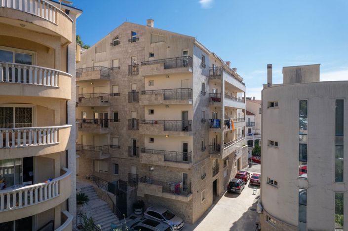 Image No.20-3 Bed Apartment for sale