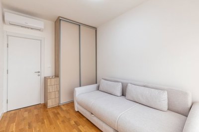 8-1bdr-apartment-with-sea-view