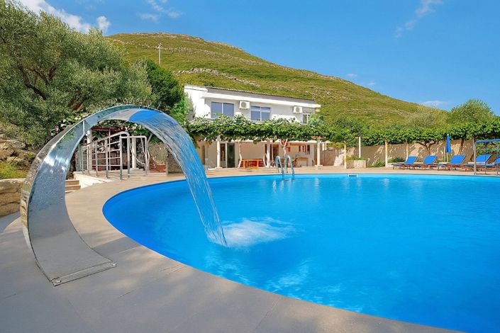 Image No.1-3 Bed Villa for sale