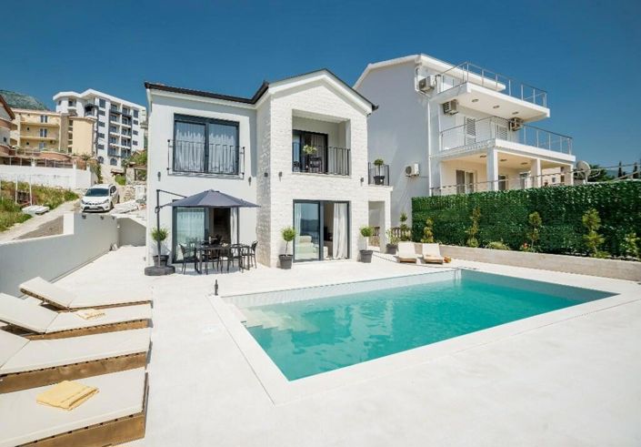 Image No.1-2 Bed Villa for sale