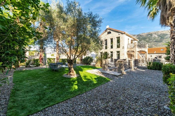 Image No.7-Un hôtel de 9 chambres à vendre à Kotor