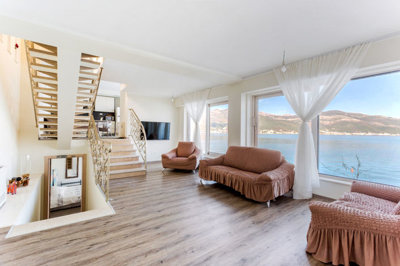 4-waterside-villa-krasici